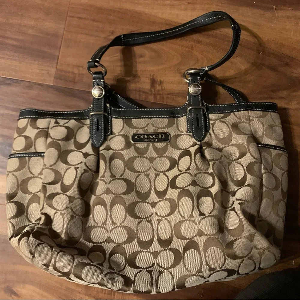 Coach purse - Picture 1 of 3
